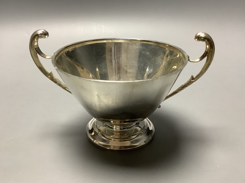 A cased Art Deco silver two handled christening bowl